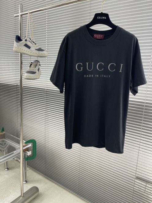 グッチ スーパーコピー 2025春夏新作 メンズ丸首Tシャツ 高品質 細部まで忠実な作り