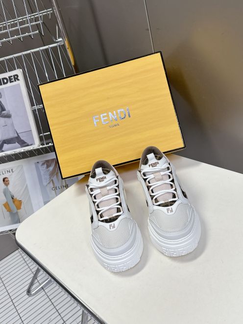 フェンディ ブランド コピー 春夏最新走秀款 高再現度 数量限定入荷 安心取引 スタイリッシュスニーカー
