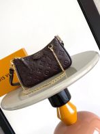 ルイ・ヴィトン Easy Pouch On Strap ハンドバッグ ブランド コピー 安全通販 本革使用 高再現度 細部まで忠実 上質感仕上げ 安心取引