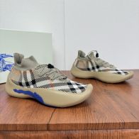 バーバリー チェック柄 スニーカー 激安通販 2025新作 快適な着心地 高再現度モデル
