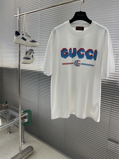 グッチ Tシャツ 2025新作 優良サイト 高評価 男女兼用 夏服 通気 快適な着心地 シンプルデザイン