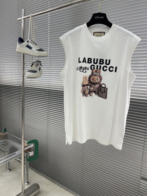 グッチ ノースリーブ Tシャツ LABUBUコラボ 2025新作 コピー 男女兼用 夏服 快適な着心地 通気 シンプルデザイン