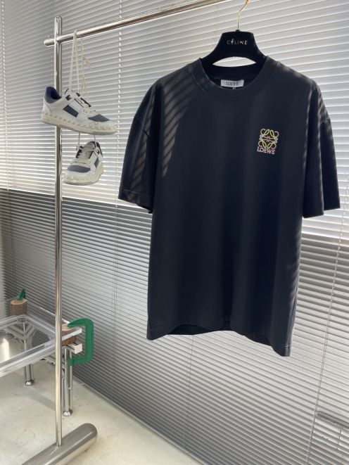 ロエベ Tシャツ ブランド コピー 安全通販 ブラック 半袖 精密ディテール 高級感仕上げ 秘密厳守配送