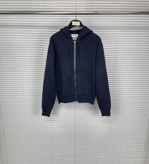 トムブラウン 偽物 バレない再現度 2025新作 ネイビーニットパーカー ブランド 服 コピー 激安 快適な着心地 即納対応