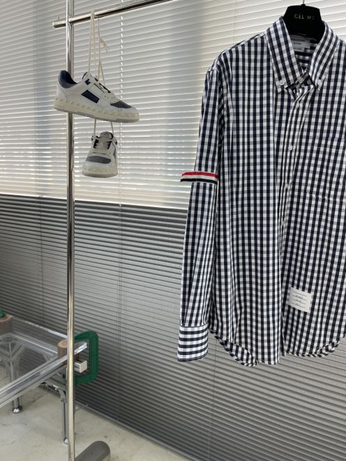 トムブラウン 激安通販 2025新作 チェックシャツ ブランド 服 コピー 高再現度 快適な着心地 即納対応