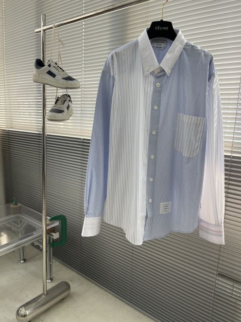 トムブラウン 偽物 バレない再現度 2025新作 ストライプシャツ ブランド 服 コピー 激安 快適な着心地 即納対応