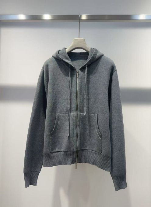 トムブラウン スーパーコピー 2025新作 ニットパーカー ブランド 服 激安 快適な着心地 上質感 即納対応