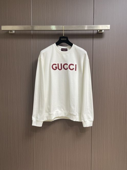 グッチ ブランド コピー スウェット 2025新作 ホワイト 赤ロゴ刺繍 男女兼用 通気 快適な着心地 高品質仕上げ 安心サイト