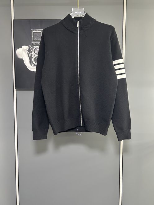 トムブラウン 偽物 2025新作 ブラック ニットジップアップジャケット 高品質仕上げ 定番デザイン 安心サイト