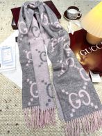 グッチ ブランド コピー マフラー 2025新作 GGロゴ グレー×ピンク ツートン 高級感仕上げ 上質感漂う フリンジ付き 防寒対策