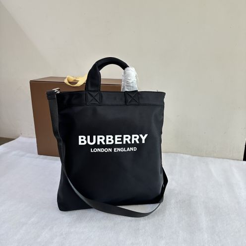 バーバリー 芸能人 愛用 ブラックトートバッグ コピー 数量限定入荷 秘密厳守配送