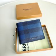 バーバリー 優良サイト ブルーチェック二つ折り財布 高級感漂うデザイン 安心の日本倉庫 品質管理徹底