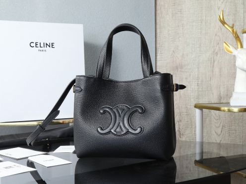 セリーヌ トリオンフ トートバッグ スーパーコピー ブラックレザー 2025新作 高評価 定番人気