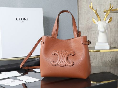 セリーヌ トリオンフ トートバッグ スーパーコピー ブラウンレザー 2025新作 高評価 定番人気