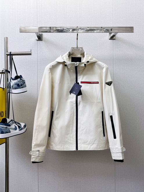 プラダ ジャケット スーパーコピー 2025新作 高評価 上質感漂うデザイン 安心サイト 高品質仕様 丁寧な縫製モデル