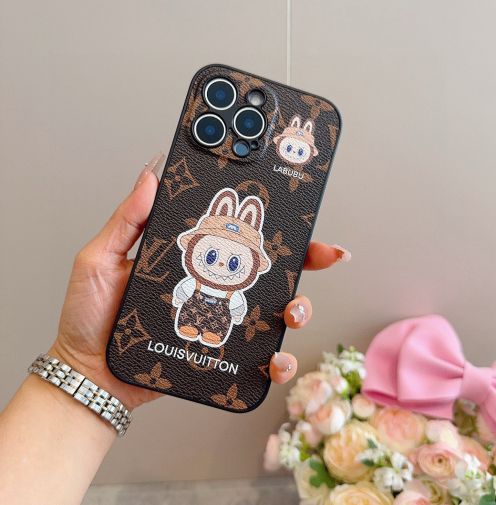 ルイ・ヴィトン iPhoneケース 激安通販 2025新作 高評価 リアル質感再現 LABUBU風デザイン 安心サイト