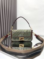 フェンディ 高級感仕上げ ショルダーバッグ AAA級レプリカ 高再現度 専用ケース付属 高級レベル仕様 即納対応