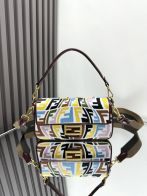 フェンディ 高級感仕上げ ショルダーバッグ n級 高再現度 専用ケース付属 高級レベル仕様 正確な刻印 即納対応
