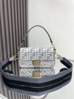 フェンディ 高級感仕上げ ショルダーバッグ 偽物 バレない再現度 高再現度 専用ケース付属 高級レベル仕様