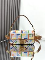 フェンディ 高級感仕上げ ショルダーバッグ ブランド コピー 高再現度 専用ケース付属 高級レベル仕様 即納対応