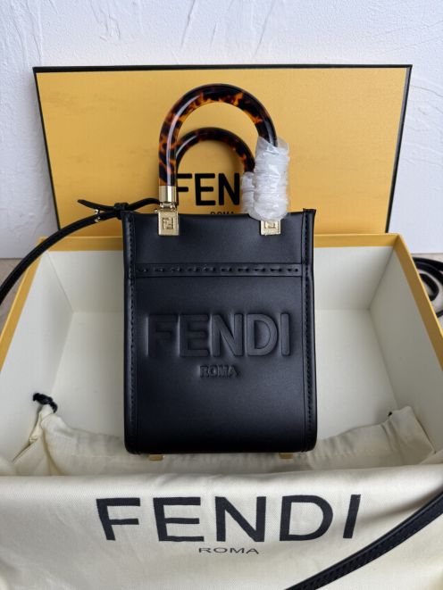 フェンディ n級 バッグ 2025新作 高級レベル仕様 精密ディテールと上質感 職人技術再現 本格派モデル