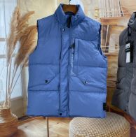 ストーンアイランド 2025新作 高級レベル仕様 ダウンベスト ブランド コピー 安全通販 細部まで忠実な仕上げ 即納対応