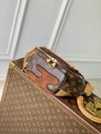 ルイ・ヴィトン 2025新作 高再現度 偽物 バムバッグ モノグラム デザイン 専用ケース付属 高級感仕上げ