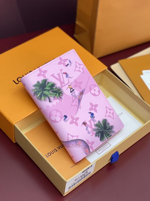 ルイ・ヴィトン 芸能人 愛用モデル 高級レベル仕様 パスポートケース 2025新作 圧倒的な再現度 数量限定入荷