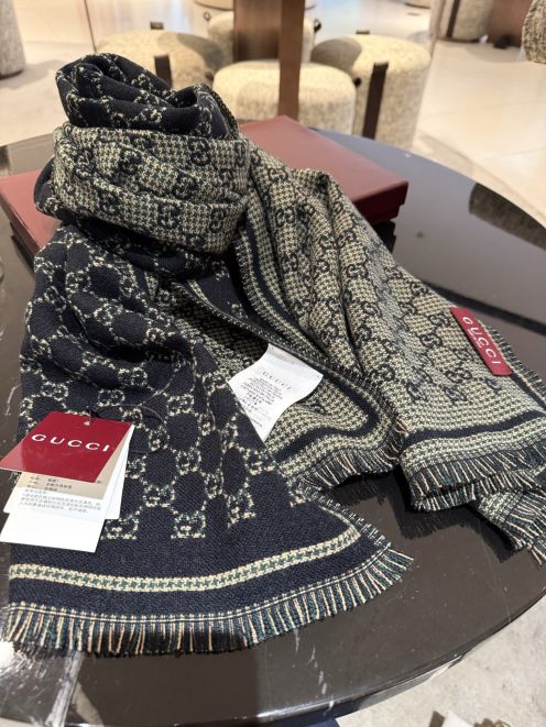 グッチ 高再現度スカーフ 激安通販 2025新作 精密ディテール 高級感仕上げ 上質感 選ばれる理由あり リピーター多数