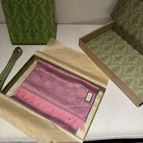 グッチ 高再現度スカーフ 優良サイト 2025新作 精密ディテール 上質感 高級感仕上げ 洗練デザイン リピーター多数