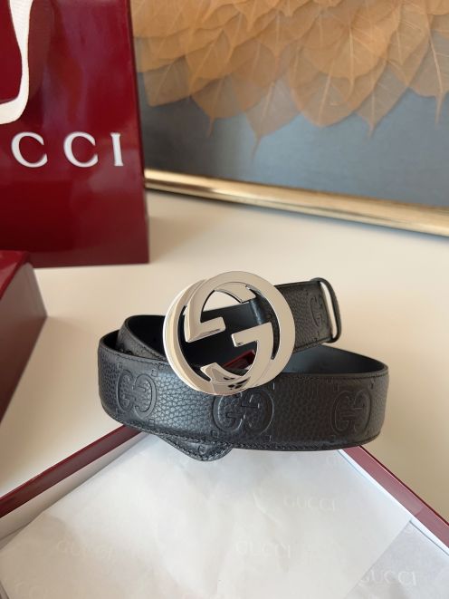 グッチ 高級レザー ベルト 偽物 2025新作 高再現度 丁寧な縫製 正確な刻印 高級感仕上げモデル
