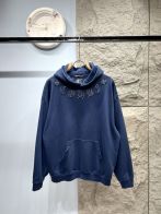 クロムハーツ パーカー 偽物 バレない再現度 2025新作 ブルーカラー 刺繍ロゴ仕様 高品質素材 高級感ある一枚