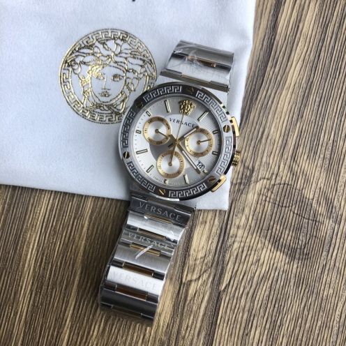 ヴェルサーチ 偽物 バレない再現度 高級感仕上げ 精密ディテール 上質な質感 メンズ腕時計 クロノグラフモデル 2025新作