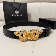 ヴェルサーチ 芸能人愛用 高級感仕上げ 圧倒的存在感 高再現度 ゴールドメデューサ メンズベルト 2025新作