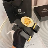 ヴェルサーチ 偽物 バレない再現度 高級感仕上げ 正確な刻印 上質な質感 ゴールドメデューサベルト