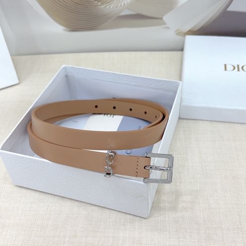 ディオール ベージュ ベルト ブランド コピー 安全通販 高品質仕立て 上質感 高級感漂うデザイン レディース 定番人気