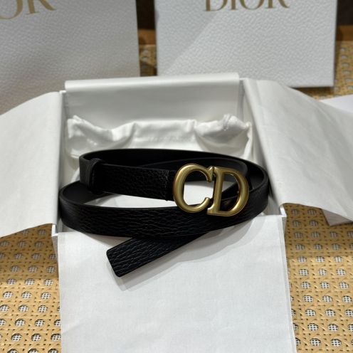 ディオール ブラック ベルト ブランド コピー 安全通販 上質レザー仕様 高級感仕上げ 数量限定入荷
