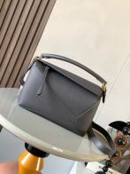 ロエベ チャコールグレー バッグ 偽物 バレない再現度 高級感漂う 本格派仕様 上質レザー 高再現度モデル