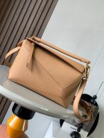 ロエベ ライトキャメル バッグ スーパーコピー 優良サイト 高級感仕上げ 本革使用 上質フォルム