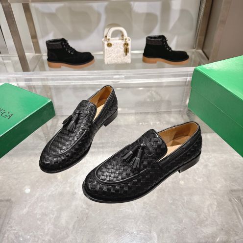 ボッテガヴェネタ タッセルローファー ブラック 激安屋口コミ 高再現度イントレチャートレザー カップル愛用モデル