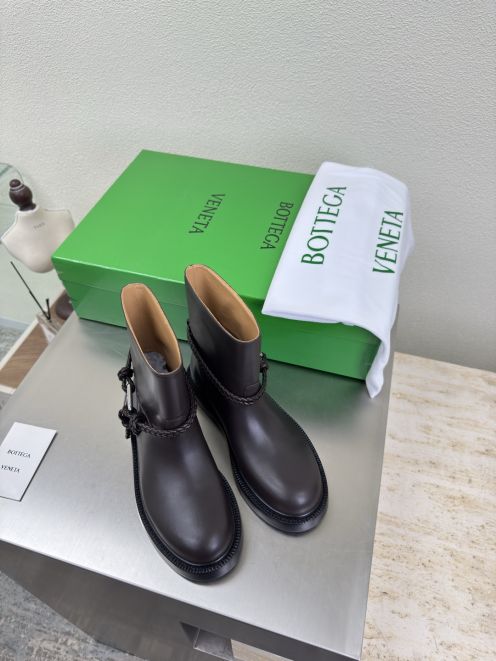 ボッテガヴェネタ トライアングル ショートブーツ ダークブラウン スーパーコピー 優良サイト 高品質 冬新作