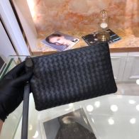 ボッテガヴェネタ メンズ クラッチバッグ コピー 高再現度仕様 即納対応 職人技術再現 上質レザー使用 高級感漂う仕上げ