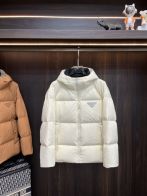 プラダ ダウンジャケット 優良サイト メンズ レディース 丁寧な縫製 高評価口コミ多数 ホワイトカラー 軽量 防寒性抜群 フード付きモデル