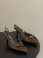 プラダ パンプス レディース コピー 完売モデル 大人女子注目 スリングバック ブラウンスエード 優雅で上品な印象