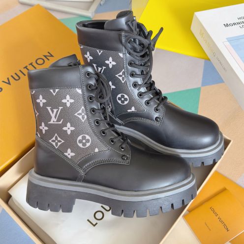 ルイ・ヴィトン ブーツ 偽物 高再現度 実店舗運営 本格派モデル 丁寧な縫製 高級感仕上げ レザー仕様 安心サイト 激安通販