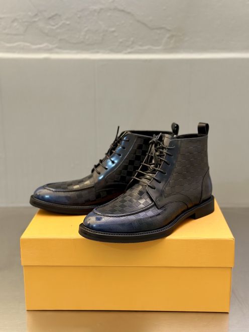 ルイ・ヴィトン ブーツ ブランド コピー 高再現度 追跡可能 ブルーグラデーション 本格派レザーモデル 上質感漂う仕上げ 安心通販