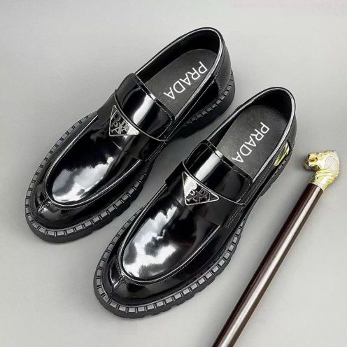 プラダ ローファー メンズ ブランド コピー 高再現度 厚底 モノリス風 パテントレザー ブラック