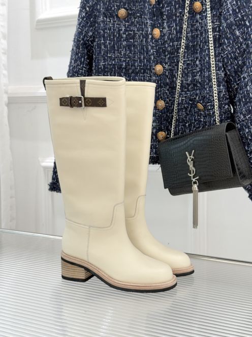 ルイ・ヴィトン ロングブーツ ブランド コピー 安全通販 高再現度 選ばれる理由あり 上質レザー仕様 丁寧な縫製 高級感漂う仕上げ