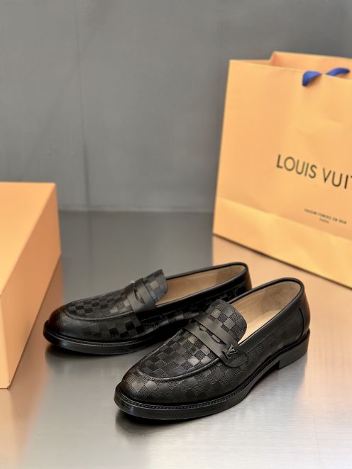 ルイ・ヴィトン ローファー ブランド コピー 安全通販 ダミエ ブラック 高級感仕上げ 2025新作 メンズ 定番人気