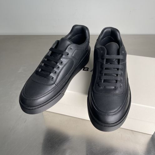 バリー スニーカー 偽物 2025新作 オールブラック 高再現度モデル 上質レザー仕様 精密ディテール 高級感仕上げ 発送保証